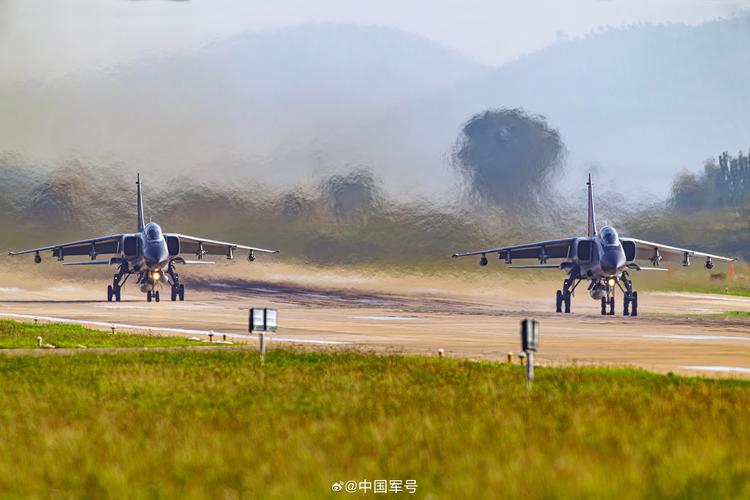 现场感十足!空军实战化飞行训练高清大图来了