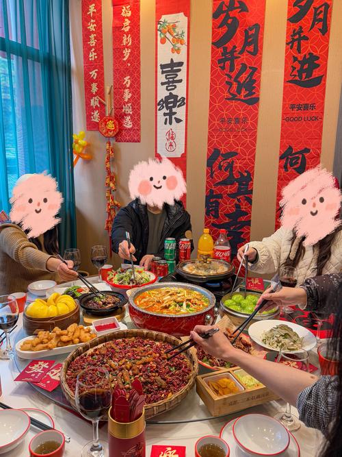 外国人在成都遇见中国年:年夜饭很温暖很幸福
