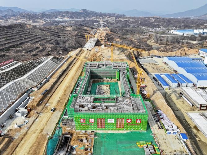 雄忻高铁阜平站实现站房全面封顶