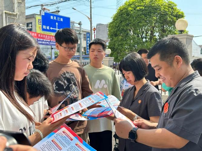 绘就司法为民好“枫”景新疆法院多元解纷积极践行新时代“枫桥经验”