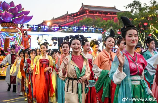 锦绣中国年|外国青年在古都金陵遇见传统中国年