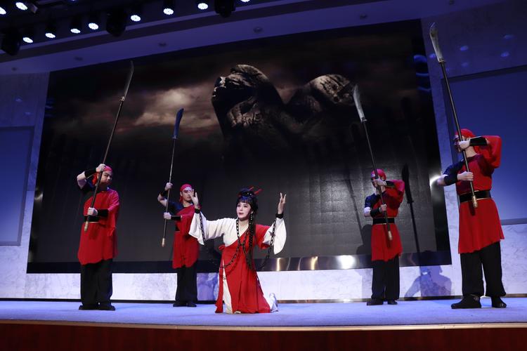 粤剧《精忠魂》在广州上演 展现岳飞爱国主义精神