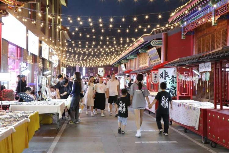 青海民和:“夜经济”助燃城市烟火气